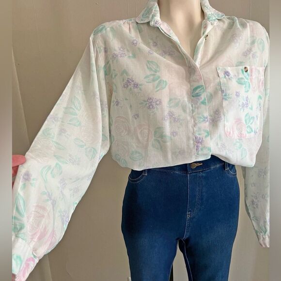 Vintage 80s Pastel Floral Button Down Blouse | Chic Changeables | Size Small - Picture 10 of 10